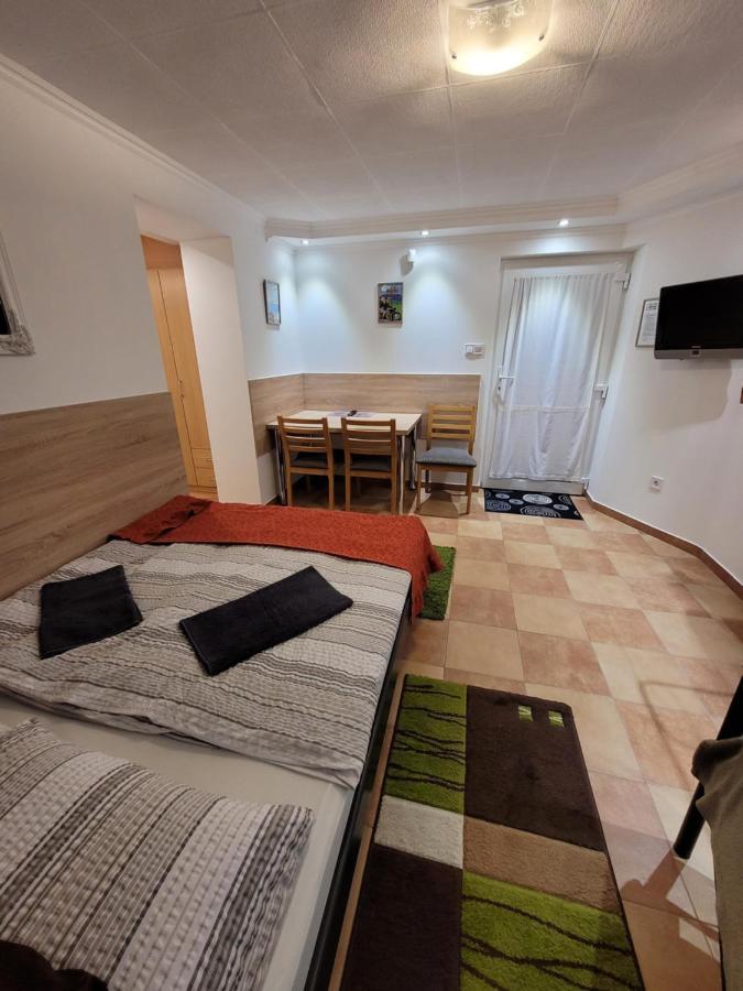 Ferienwohnung Zoe Apartman Siófok Exterior foto