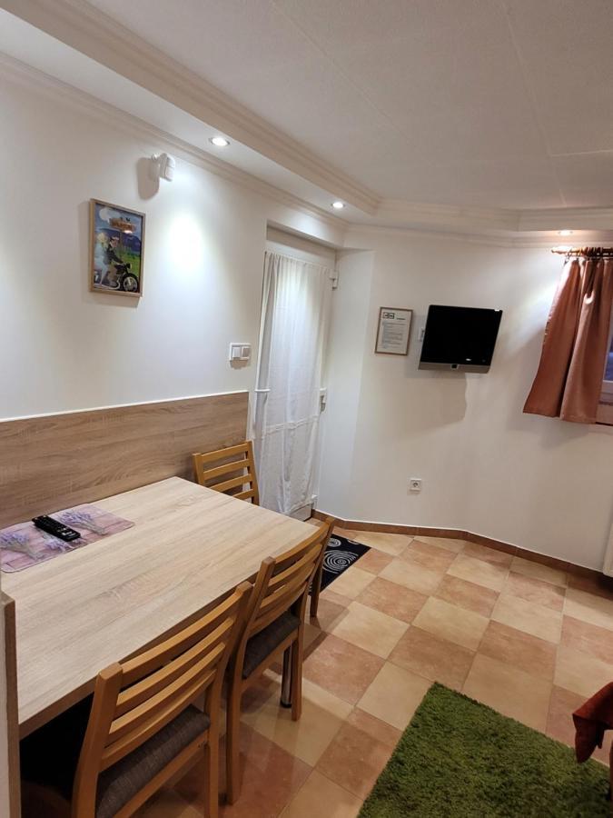 Ferienwohnung Zoe Apartman Siófok Exterior foto