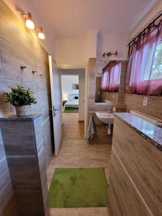 Ferienwohnung Zoe Apartman Siófok Exterior foto