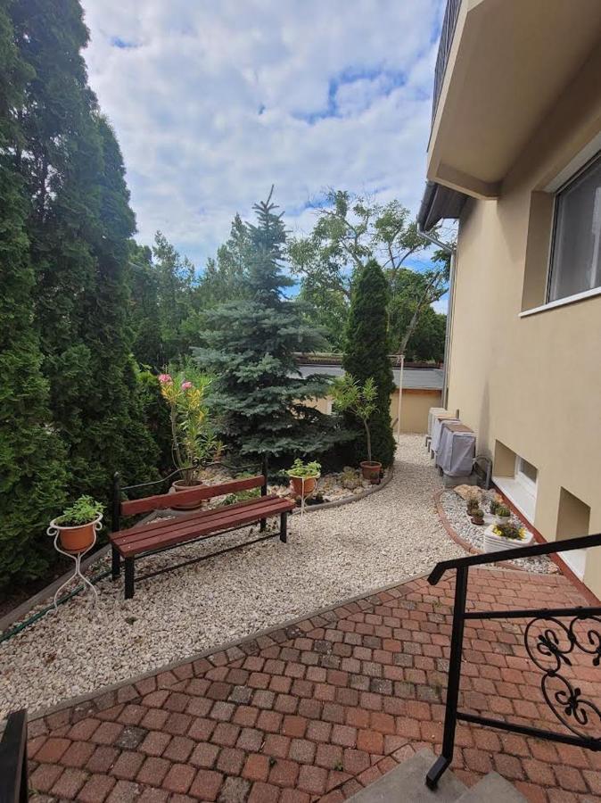 Ferienwohnung Zoe Apartman Siófok Exterior foto