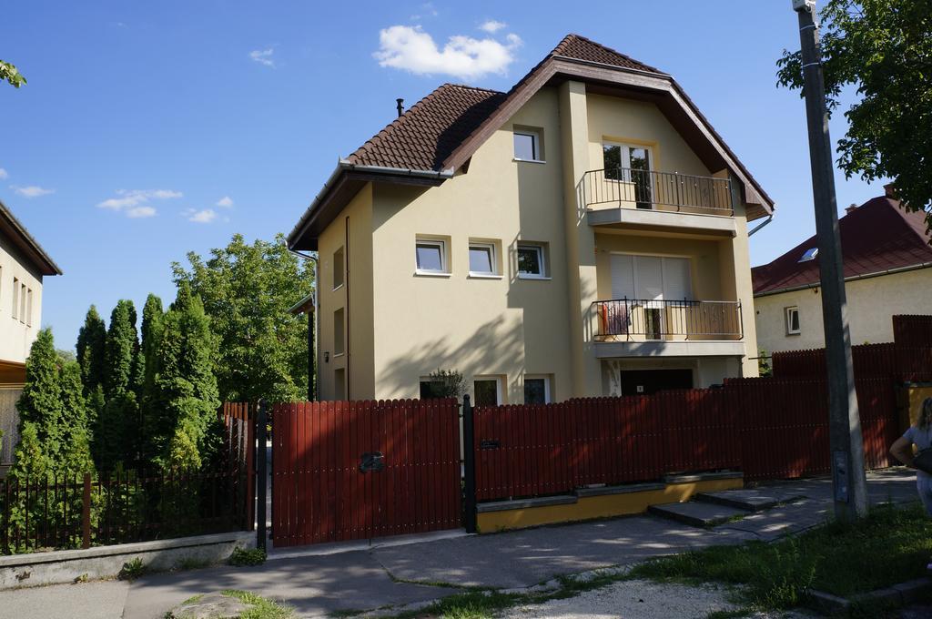 Ferienwohnung Zoe Apartman Siófok Exterior foto