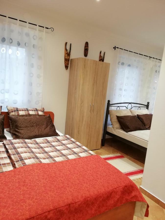 Ferienwohnung Zoe Apartman Siófok Exterior foto